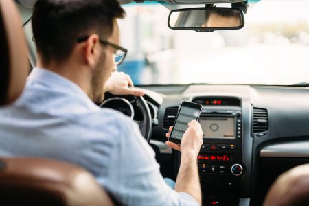 Como funcionam os carros com wi-fi integrado e quais modelos têm essa tecnologia?