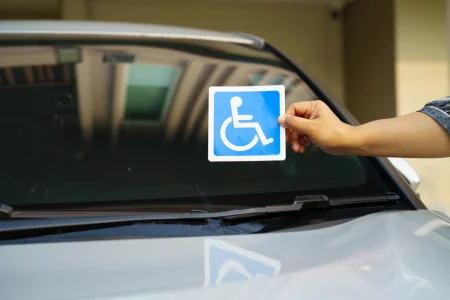 Carros para PCD 2026: Guia completo com regras e os 10 melhores modelos