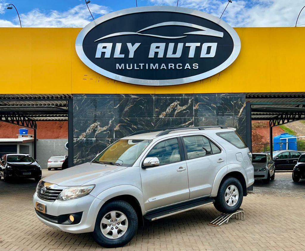 Toyota Hilux SR 4X2 2.7/ 2.7 FLEX 16V AUT. 2013