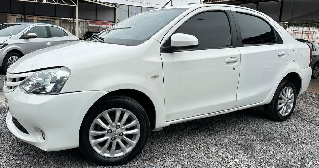 Toyota Etios XLS 1.5 16V FLEX 2014