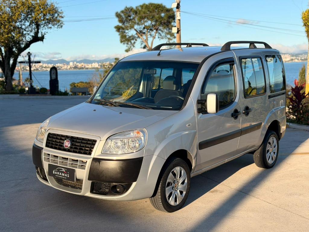 Fiat Doblo ESSENCE 1.8 16V FLEX 5L 2017