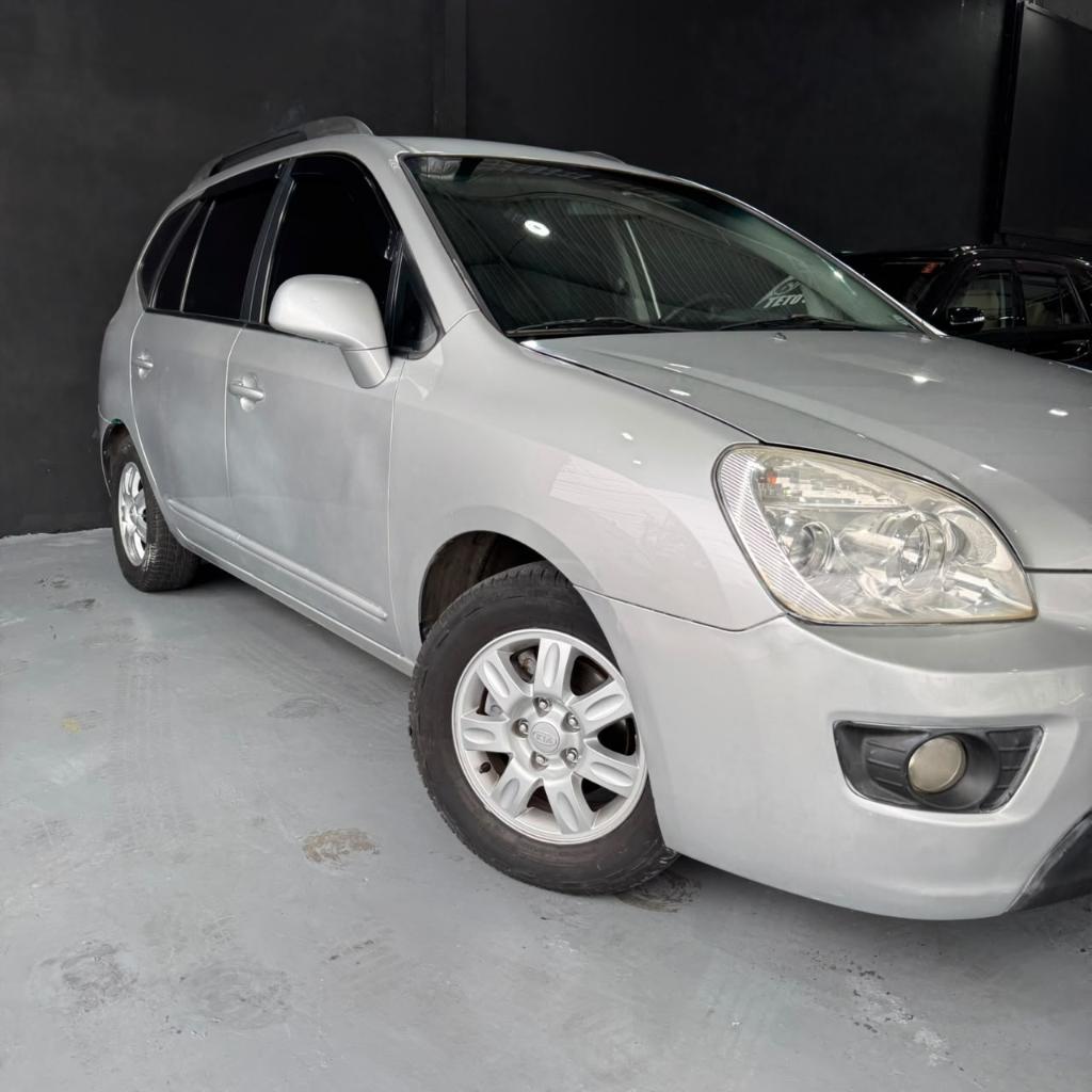 KIA Carens 2.0 EX 16V GASOLINA 4P AUTOMÁTICO 2010