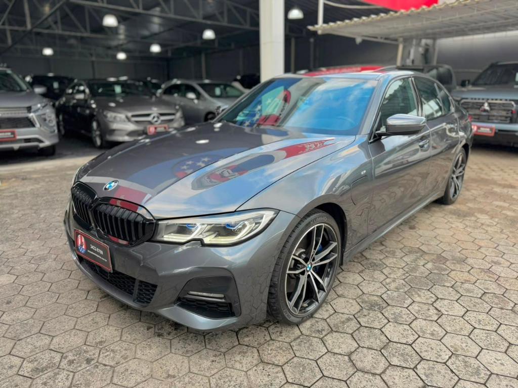 BMW 330E 2022