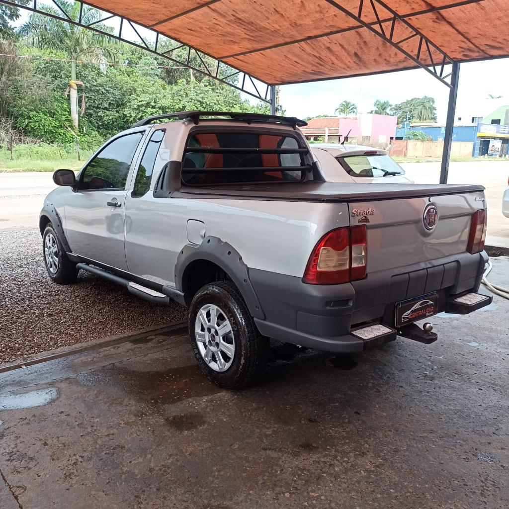 Fiat Strada 2012