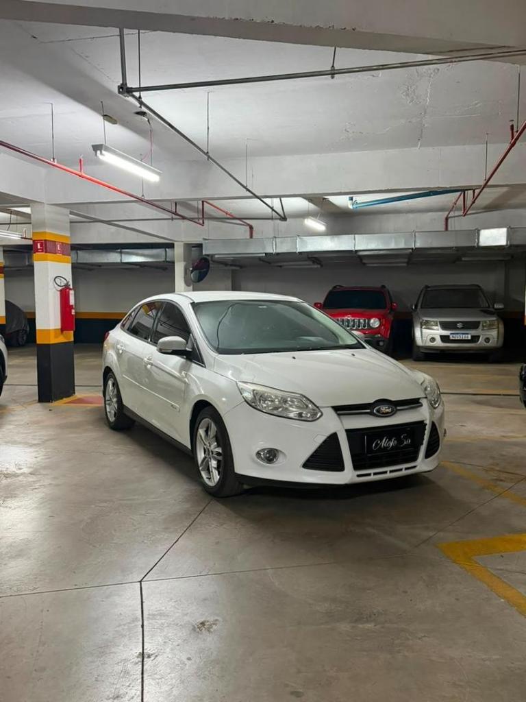 Ford Focus 2.0 SE 16V FLEX 4P POWERSHIFT 2015