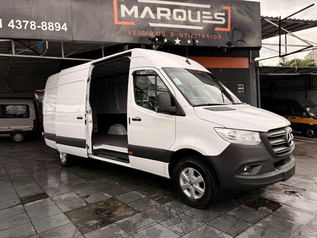 Mercedes-Benz Sprinter 2.0 Cdi 417 Furgao 10.5m Teto Alto 2027