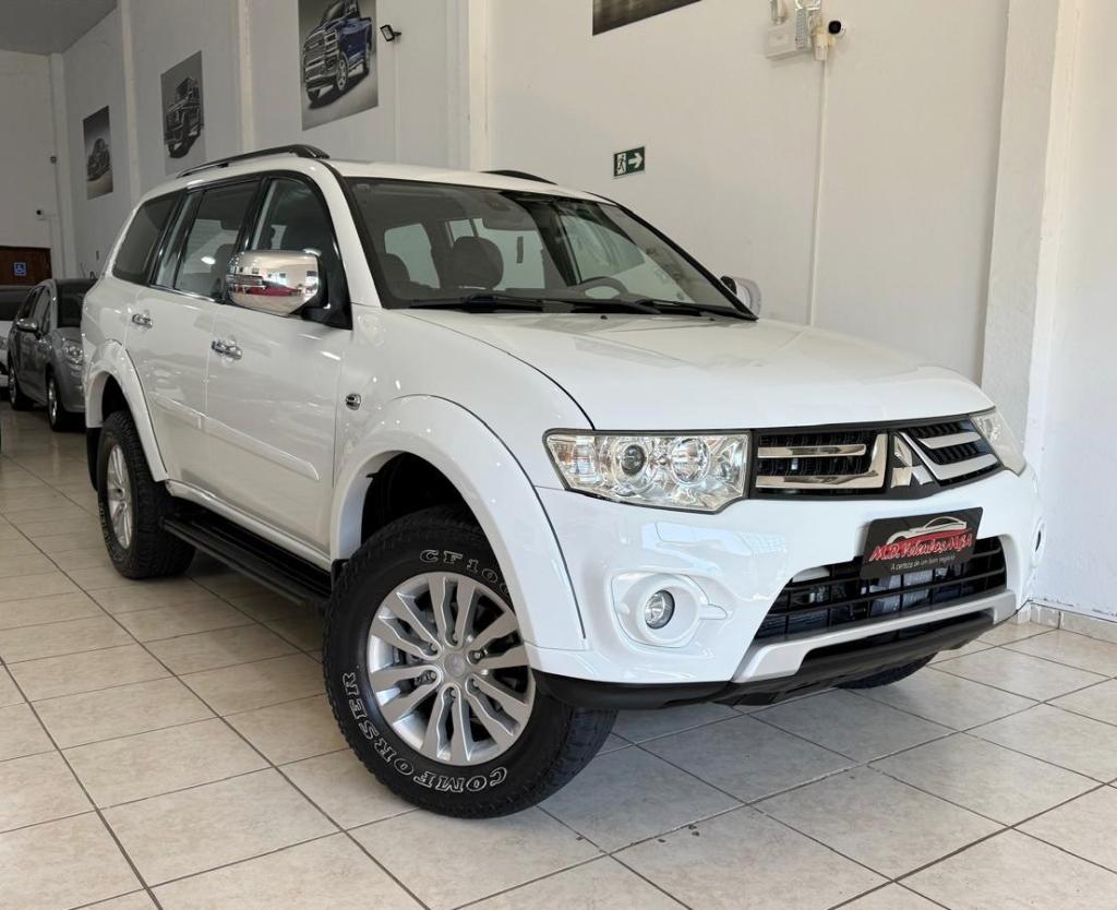 Mitsubishi Pajero 2015