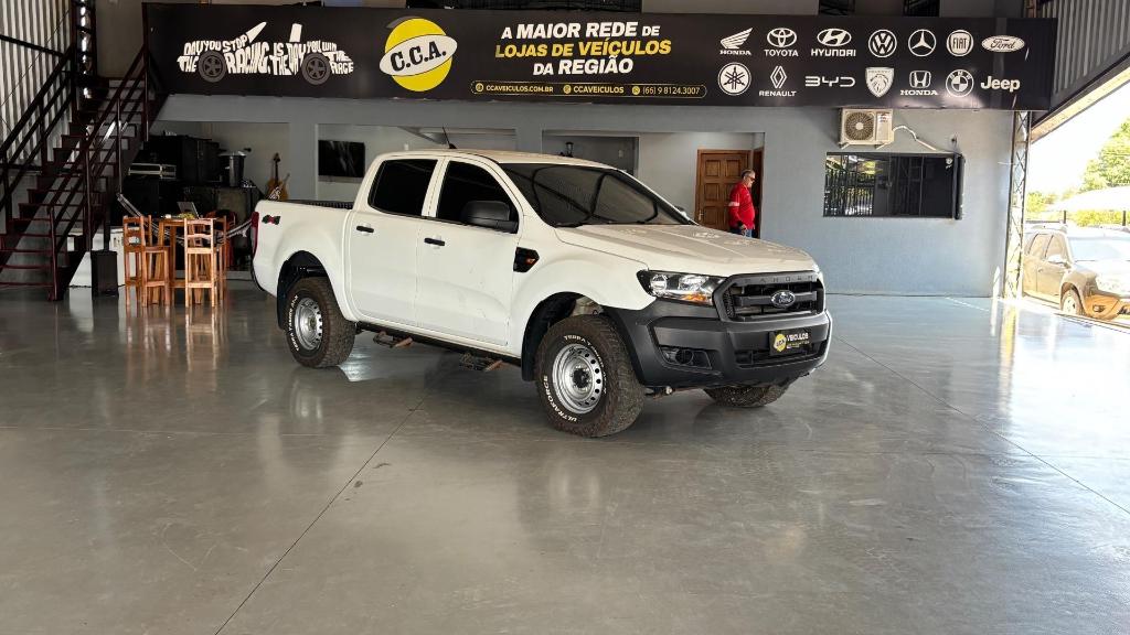 Ford Ranger 2.0 TURBO DIESEL CD BLACK 4X2 AUTOMÁTICO 2023