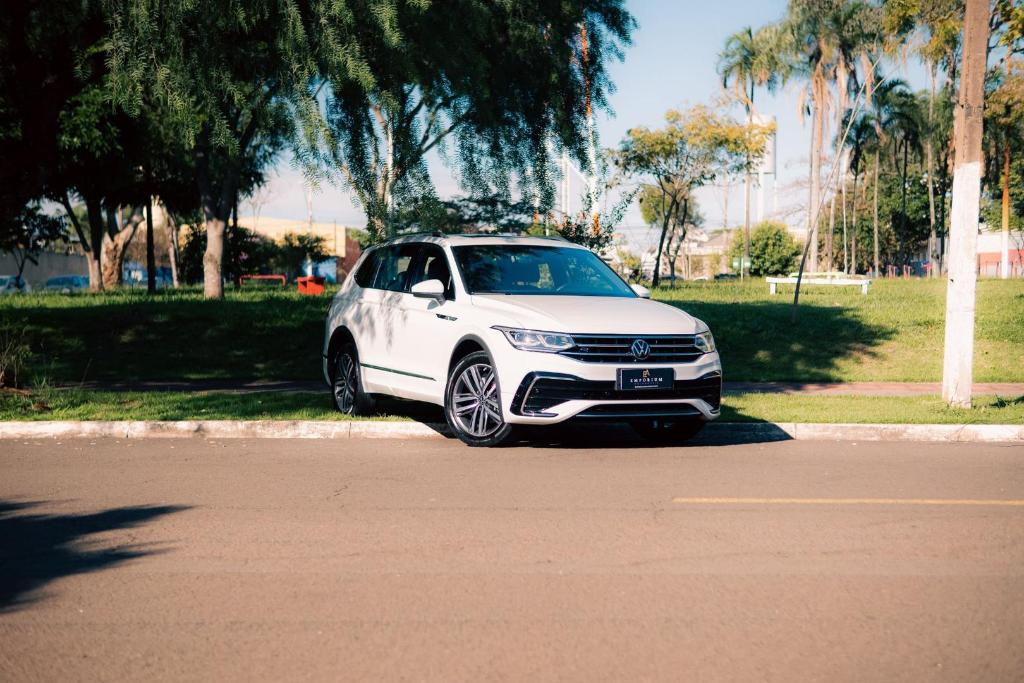 Volkswagen Tiguan TIGUAN Allspac R-Line 300 TSI 2.0 2024