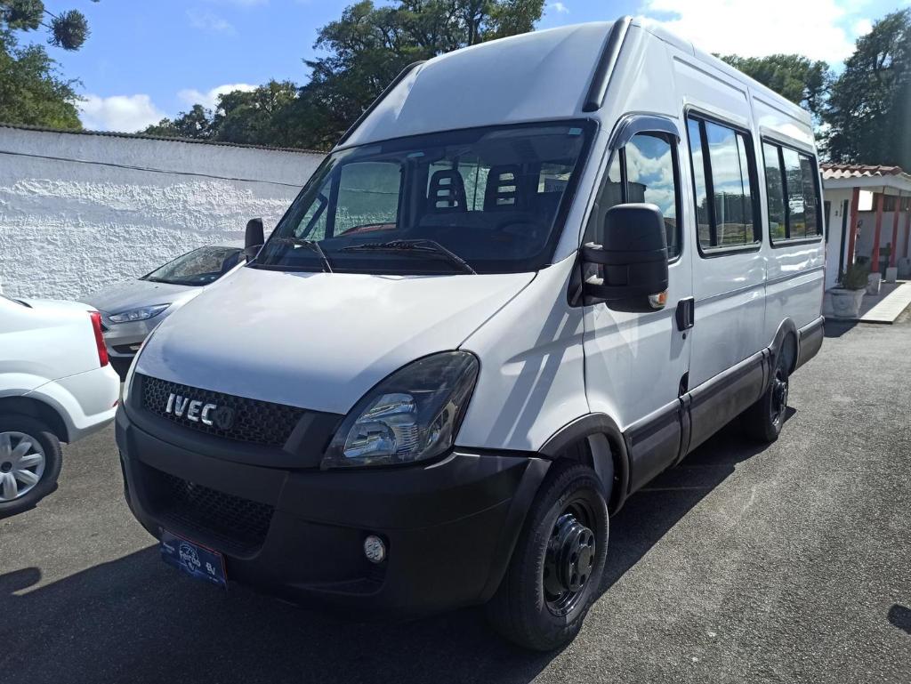 Iveco Daily 3.0 45s17 Minibus Turismo Executivo 3300 2015