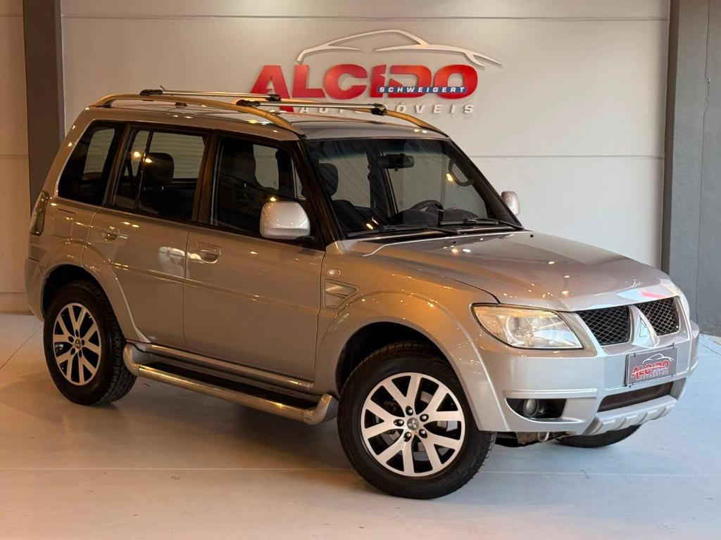 Mitsubishi Pajero 2012