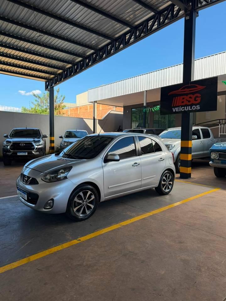 Nissan March 1.6 SL 16V FLEX 4P MANUAL 2015