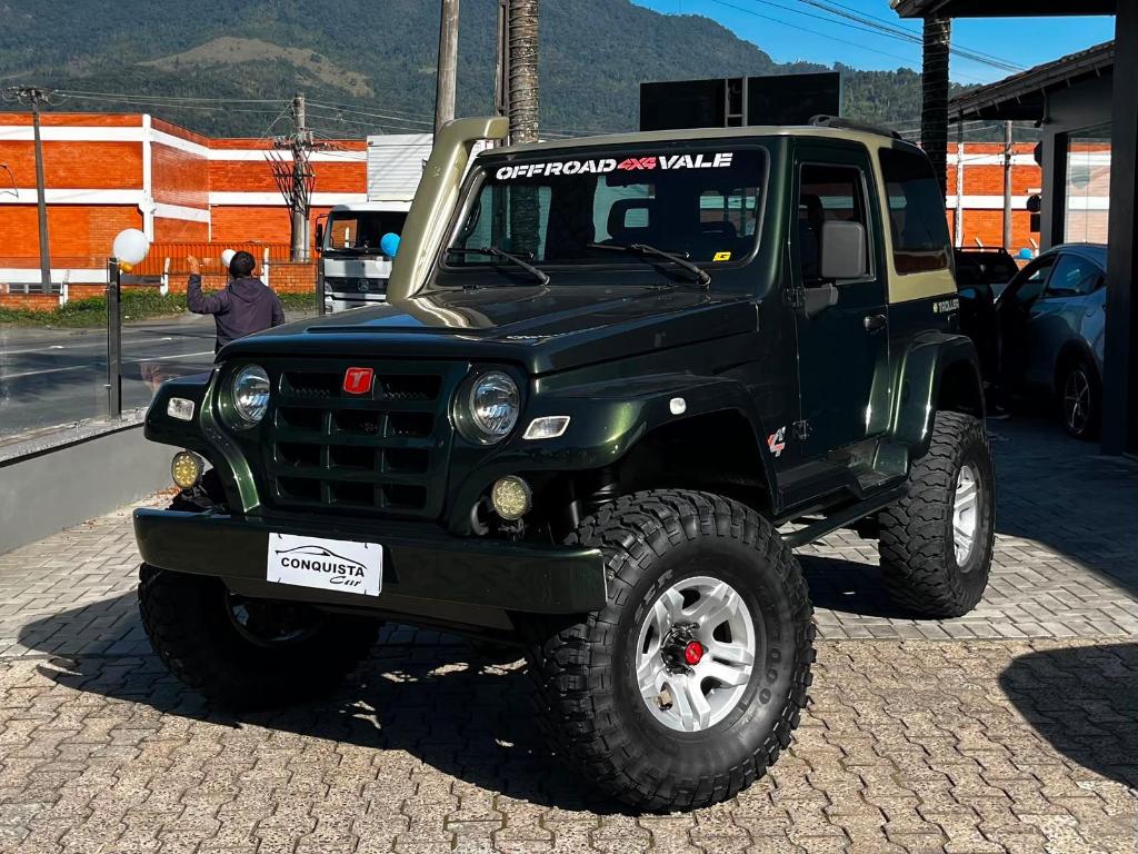 Troller T4 2011