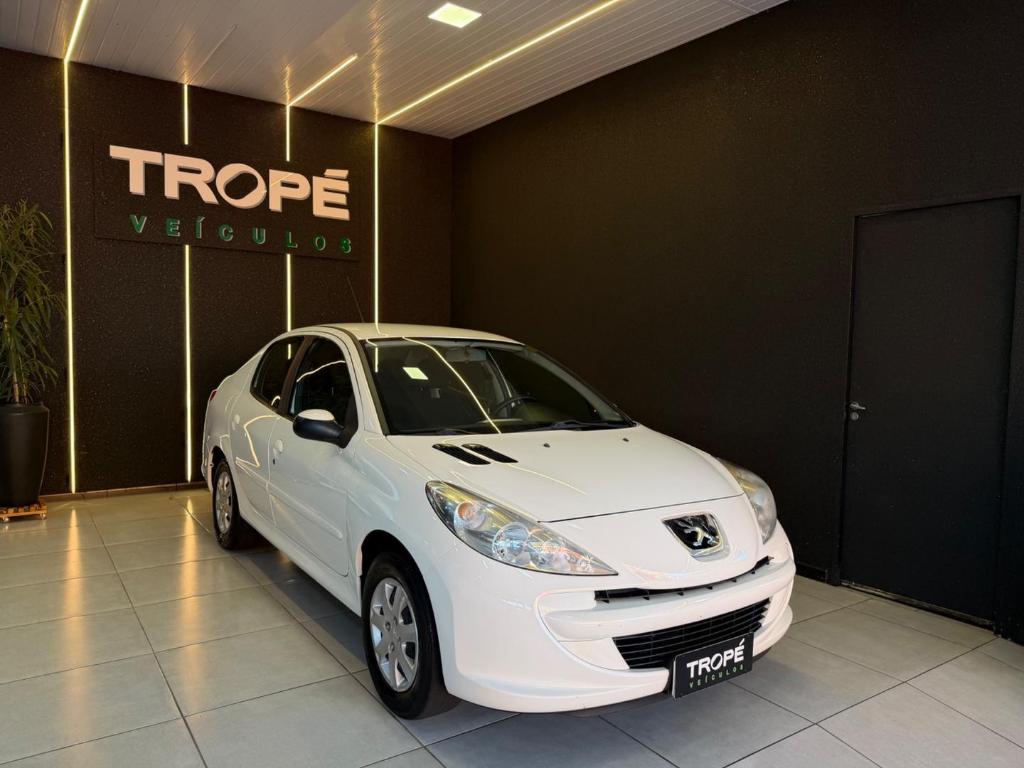 Peugeot 207 ACTIVE 1.4 8V FLEX 4P 2015
