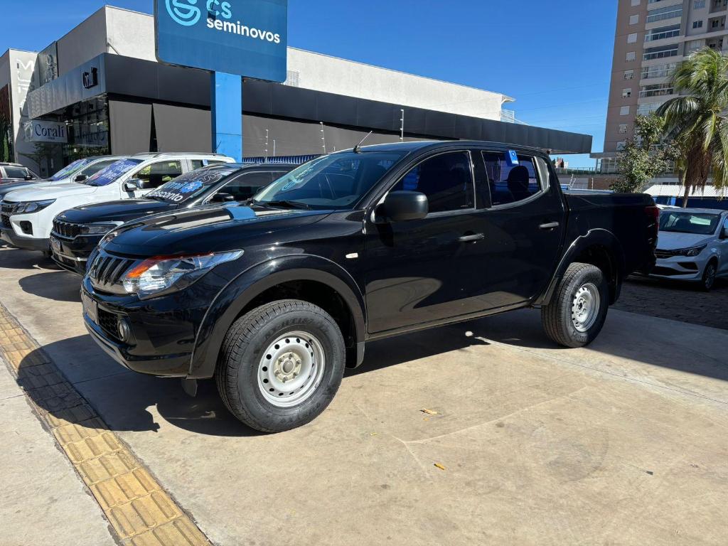 Mitsubishi L200 2025