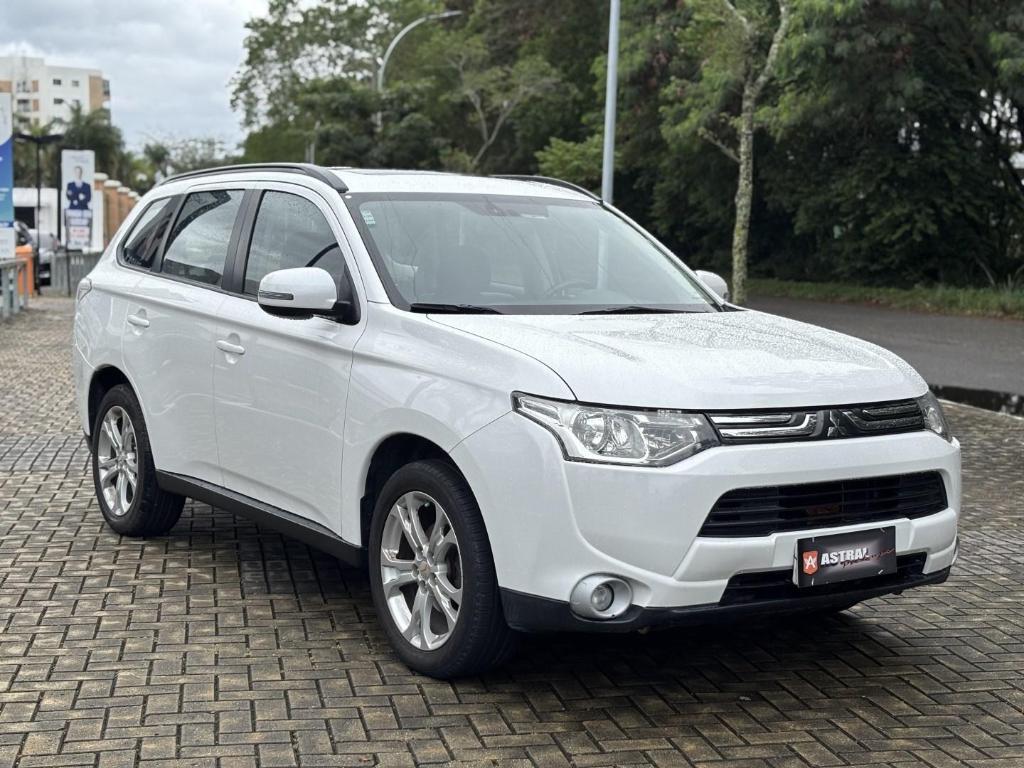 Mitsubishi Outlander OUTLANDER 2.0 16V 160cv Aut. 2015