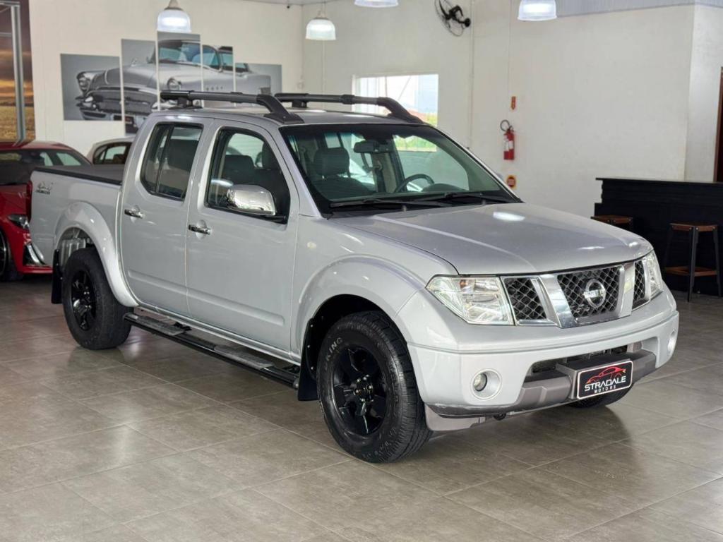 Nissan Frontier Frontier LE CD 4x4 2.5 TB Diesel Mec. 2011