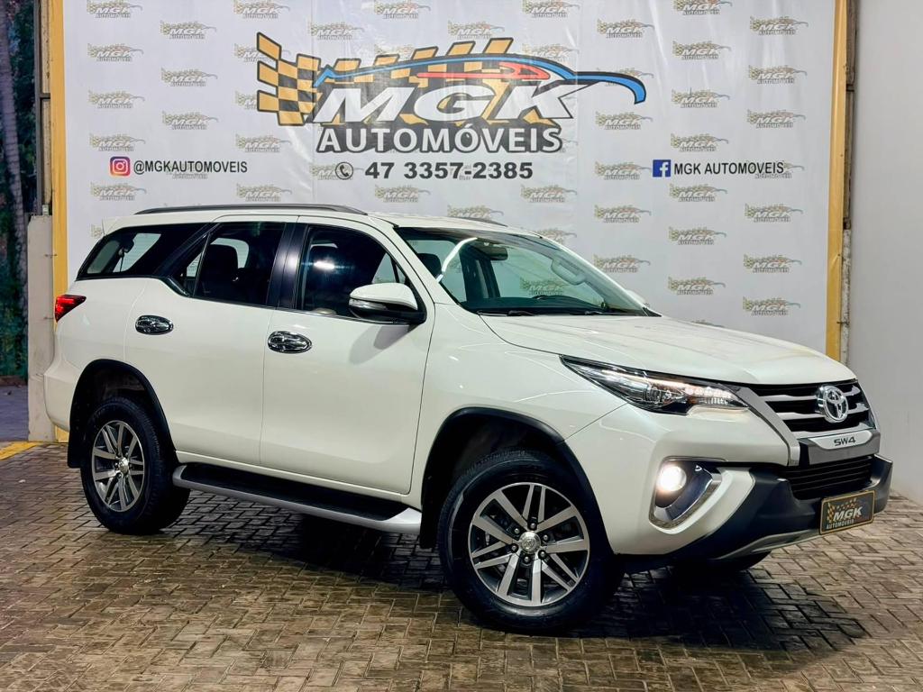 Toyota Hilux Sw4 Hilux SW4 SRX 4x4 2.8 TDI 16V Dies. Aut. 2017