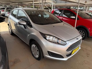 Foto do veículo Ford Fiesta 1.6 16v Flex Mec. 5p