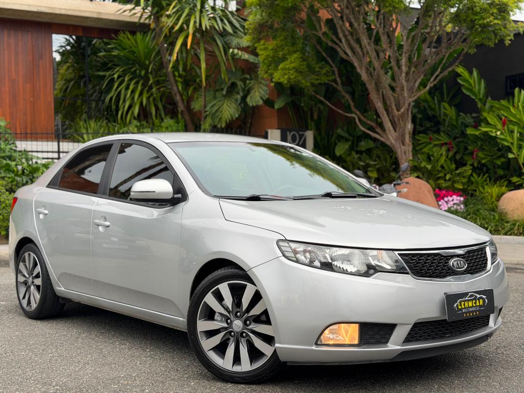 KIA Cerato 1.6 EX SEDAN 16V GASOLINA 4P AUTOMÁTICO 2011