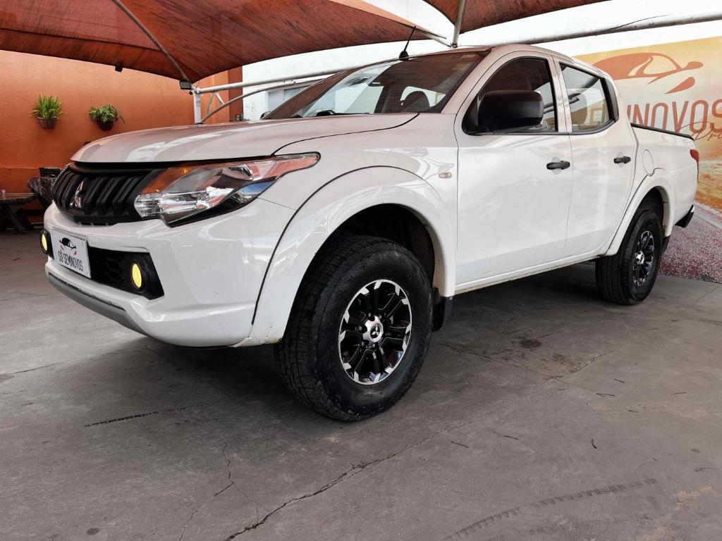 Mitsubishi L200 2023
