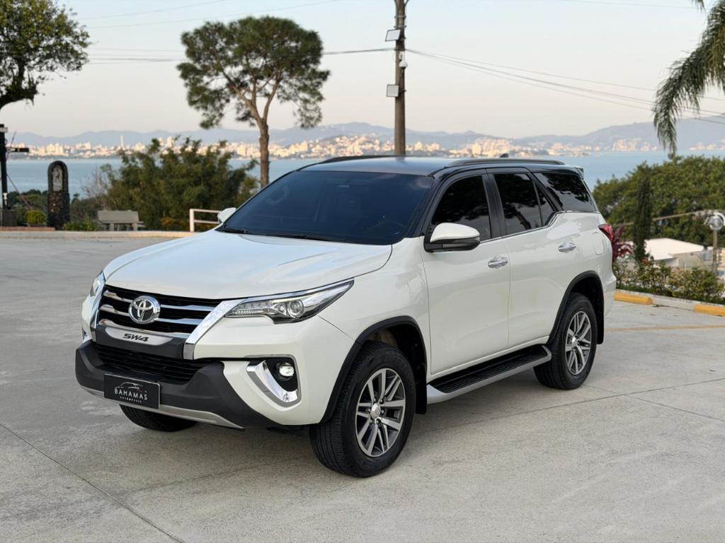 Toyota Hilux Sw4 Hilux SW4 SRX 4x4 2.8 TDI 16V Dies. Aut. 2019