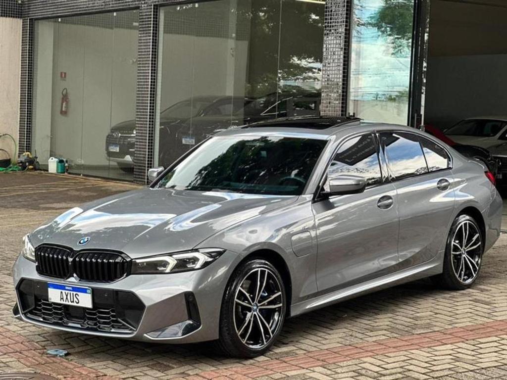 BMW 330E 2024
