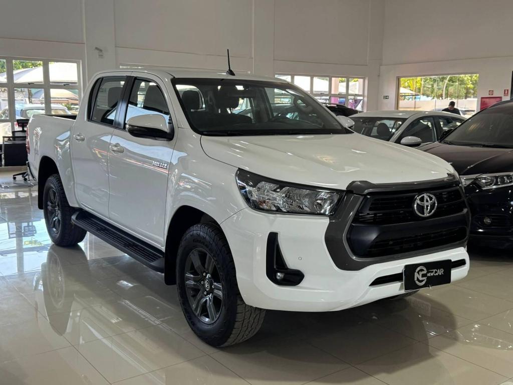 Toyota Hilux CD SR 4X4 2.8 TDI DIESEL AUT. 2024