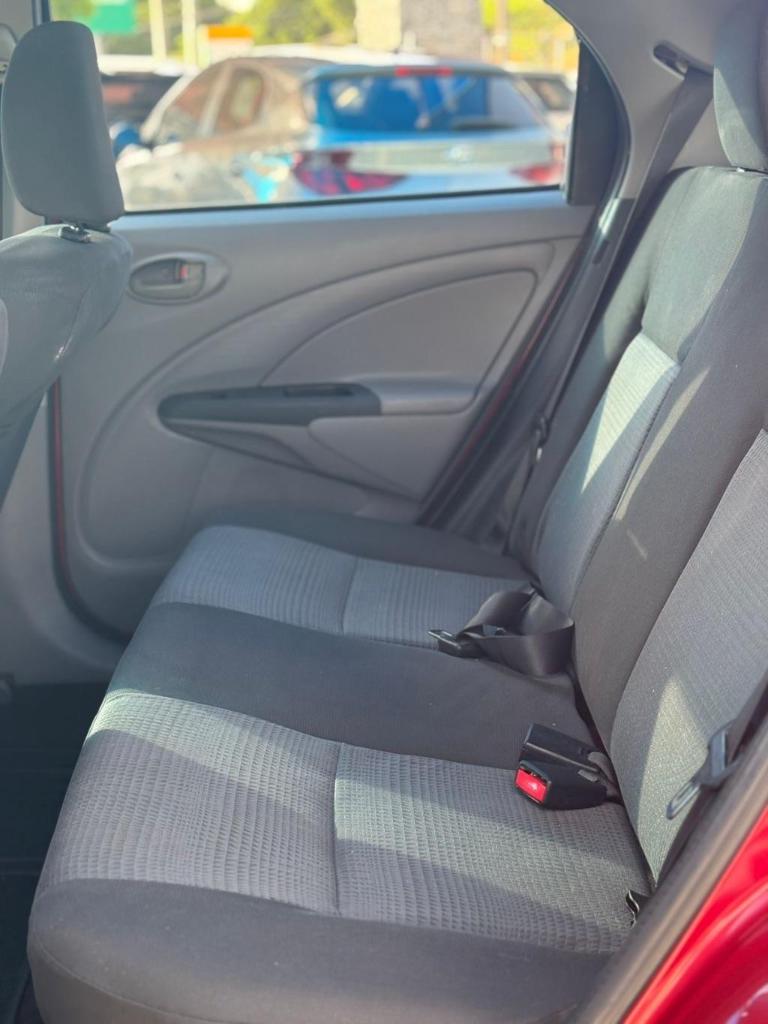 Toyota Etios 1.3 16V FLEX 2013