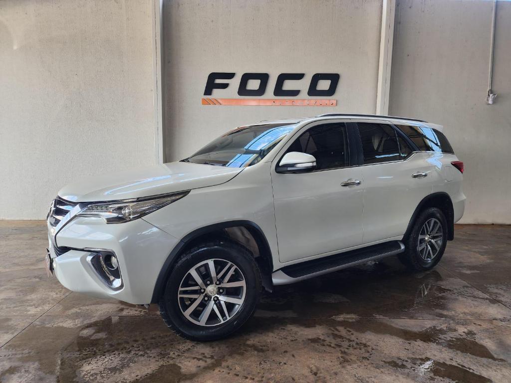 Toyota Sw4 Hilux SW4 SRX 4x4 2.8 TDI 16V Dies. Aut. 2017