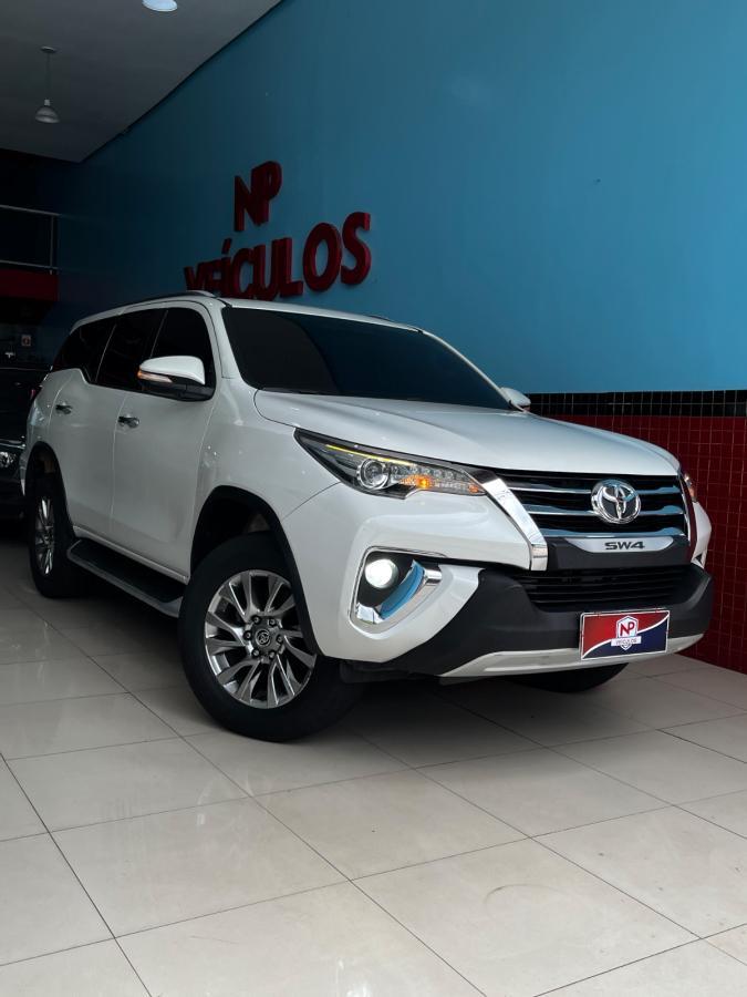 Toyota Hilux Sw4 Hilux SW4 SRX 4x4 2.8 TDI 16V Dies. Aut. 2016