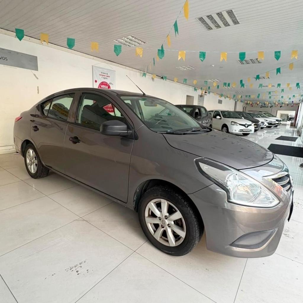 Nissan Versa 2021
