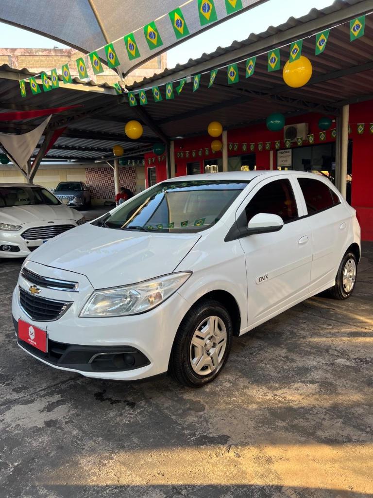 Chevrolet Onix ONIX HATCH LT 1.0 8V FlexPower 5p Mec. 2014