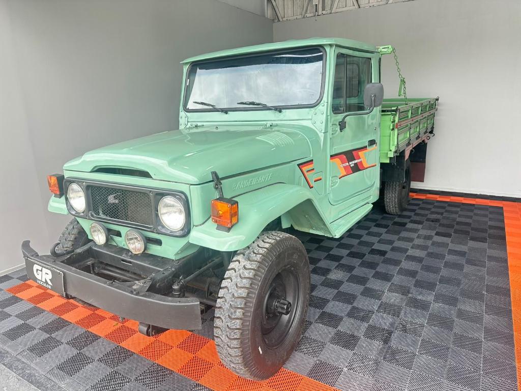 Toyota Bandeirante PICAPE CS CHASSI LONGO 4X4 3.7 1986