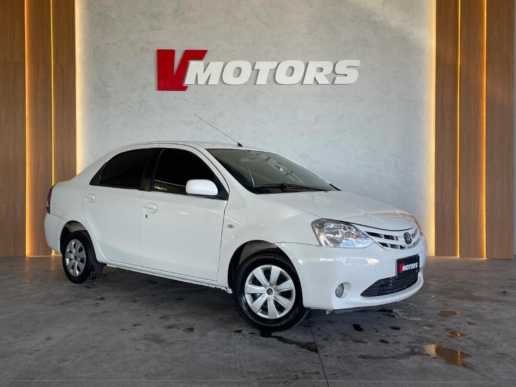 Toyota Etios ETIOS XS Sedan1.5 Flex 16V 4p Mec. 2013