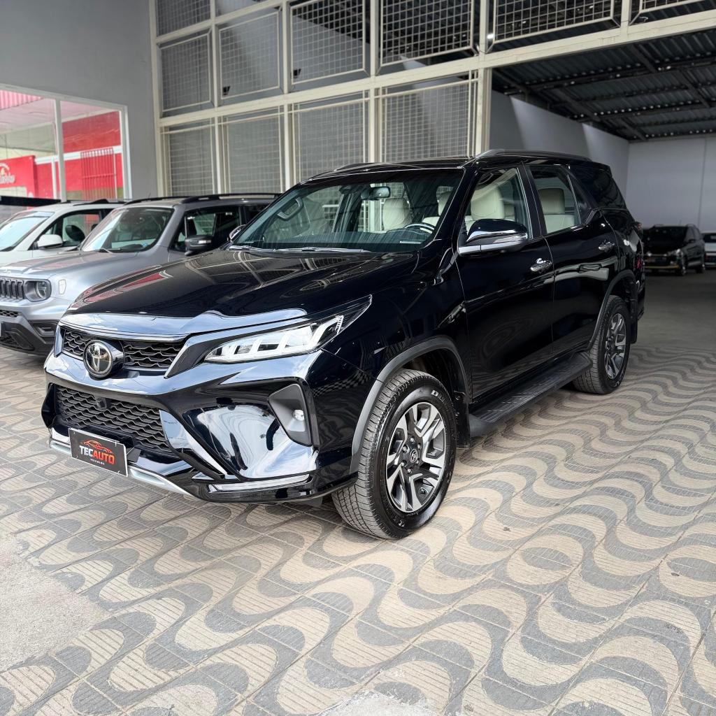 Toyota Sw4 2.8 Tdi Diamond 7l Auto 4wd 2025
