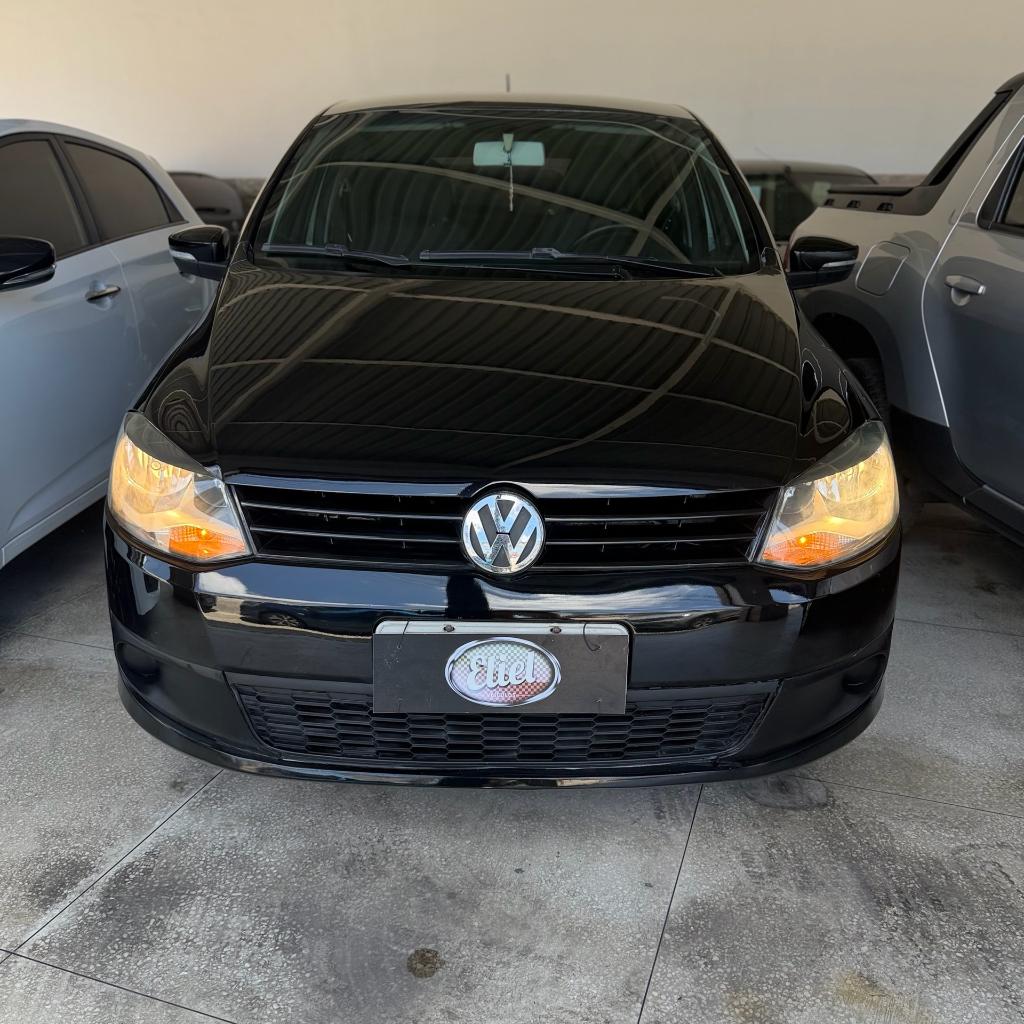 Volkswagen Fox 1.0 Tec Total Flex 2013