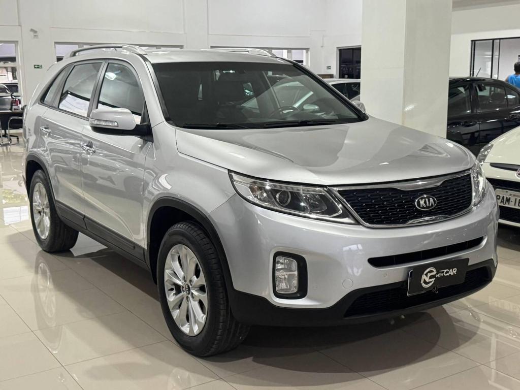 KIA Sorento 2.4 EX2 4X2 16V GASOLINA 4P AUTOMÁTICO 2015