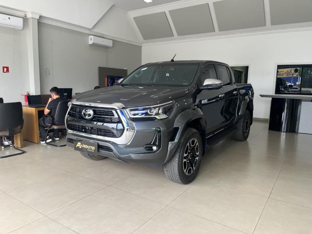 Toyota Hilux Hilux CD SRX Plus 4x4 2.8 TDI Die. Aut. 2024