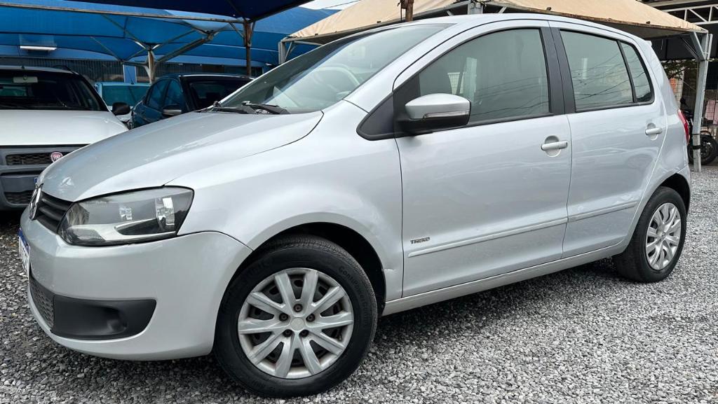 Volkswagen Fox 1.0 Tec Total Flex 2013