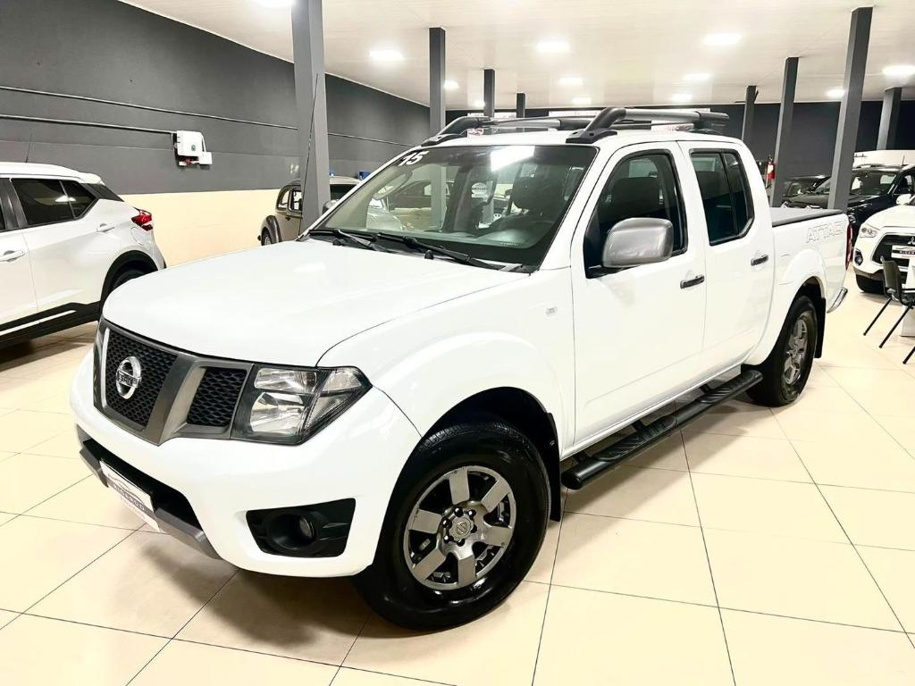 Nissan Frontier Frontier SV AT. CD 4x4 2.5 TB Dies. Aut. 2015
