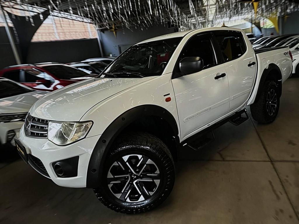 Mitsubishi L200 Triton Glx 3.2 Cd Tb Int.diesel Mec - Manual