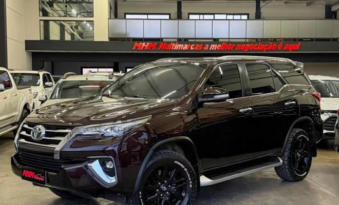 Toyota Hilux Sw4 SRX 4X4 2.8 TDI 16V DIES. AUT. 2018