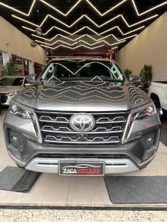 Foto do veículo Toyota Hilux 2.8 4x4 Cd 8v 4p Manual