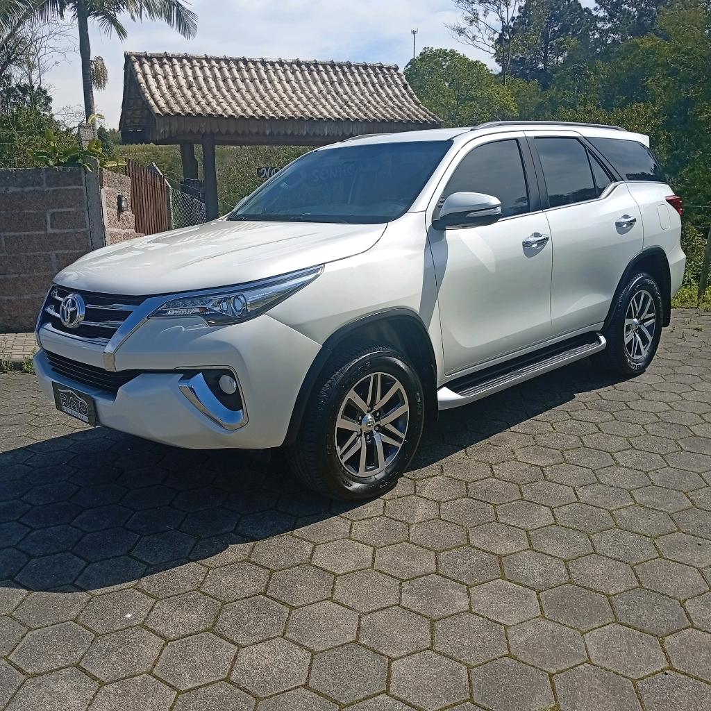 Toyota Sw4 Hilux SW4 SRX 4x4 2.8 TDI 16V Dies. Aut. 2017