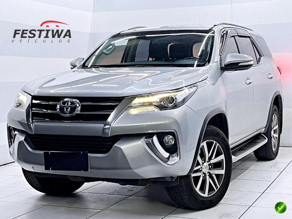 Toyota Hilux Sw4 SRX 4X4 2.8 TDI 16V DIES. AUT. 2017