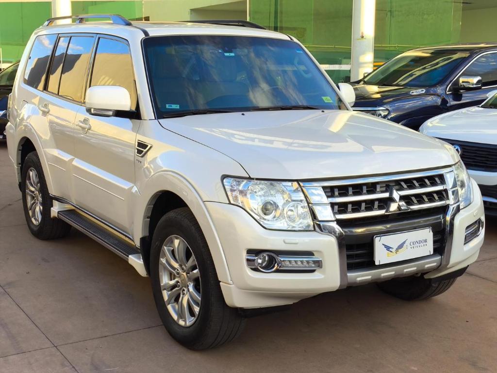 Mitsubishi Pajero Pajero HPE 3.2 4x4 T.I. Dies. 5p Aut. 2016