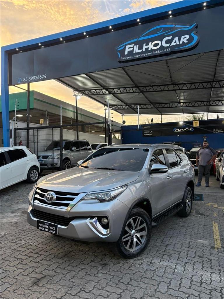 Toyota Hilux Sw4 Hilux SW4 SRX 4x4 2.8 TDI 16V Dies. Aut. 2016