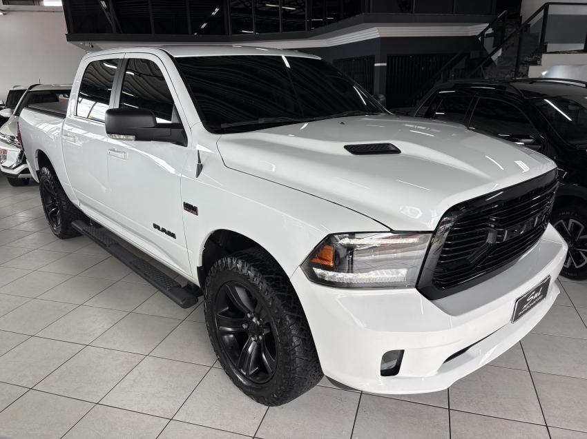 Ram Classic LARAMIE 5.7 CD V8 4X4 AUT. 2022