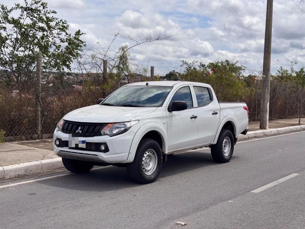 Mitsubishi L200 2.4 D Triton Gl 4wd 2023